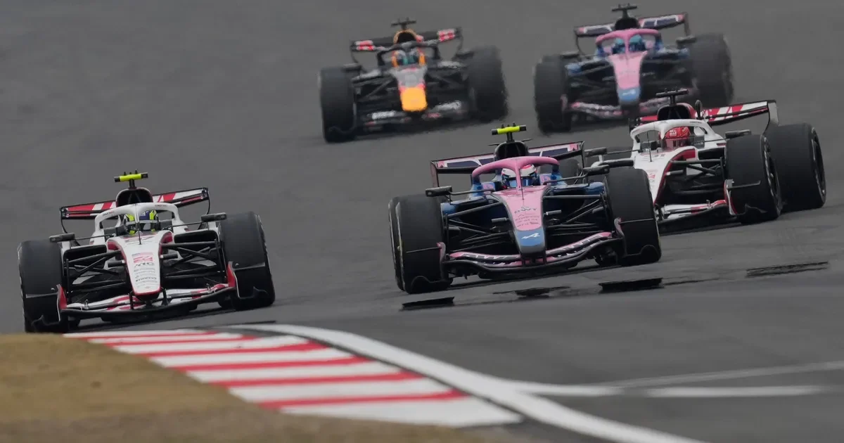 Franco Colapinto en el centro de una peligrosa maniobra que preocupa a la Fórmula 1