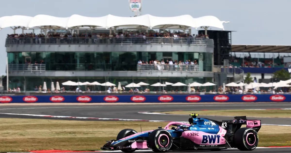 Franco Colapinto enfrenta un desafío desde el 19° lugar en Silverstone tras un despiste