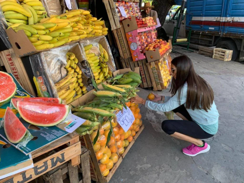 Frutas y verduras en La Plata: vecinos enfrentan suba de precios sin precedentes