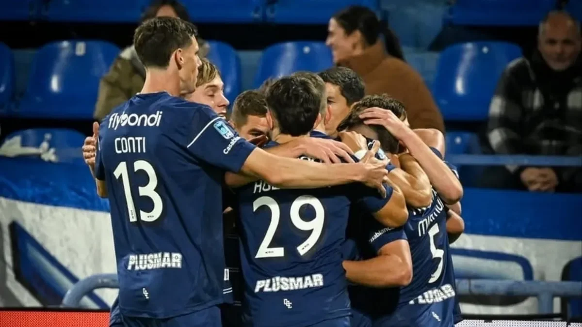 Gimnasia avanza en Liniers, pero sufre bajas importantes en el camino hacia el objetivo.