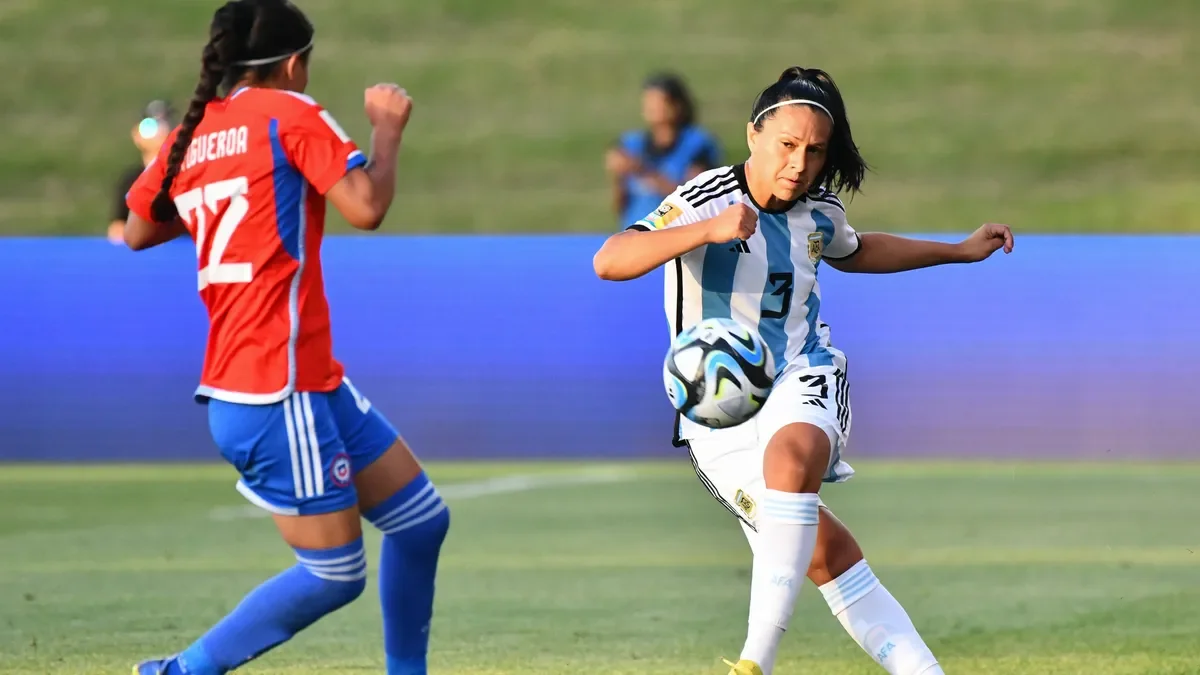 Gimnasia celebra un hito histórico en el fútbol femenino con su nueva estrella