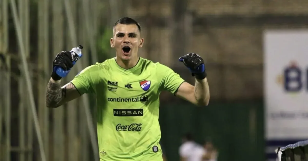 Gimnasia en suspenso: la llegada del arquero paraguayo Santiago Rojas se complica.