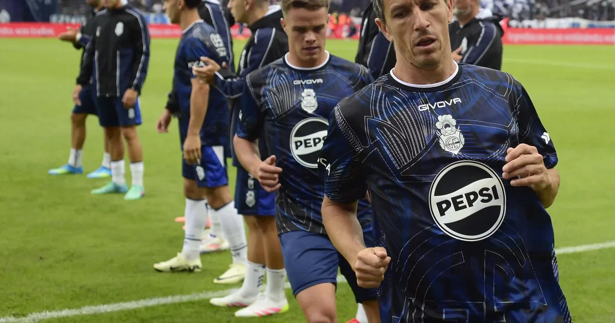 Gimnasia enfrenta a Acassuso con un cambio inesperado que altera sus planes estratégicos