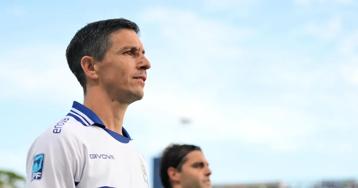 Gimnasia enfrenta a Aldosivi sin Nacho Fernández: impacto en la alineación y estrategia del equipo