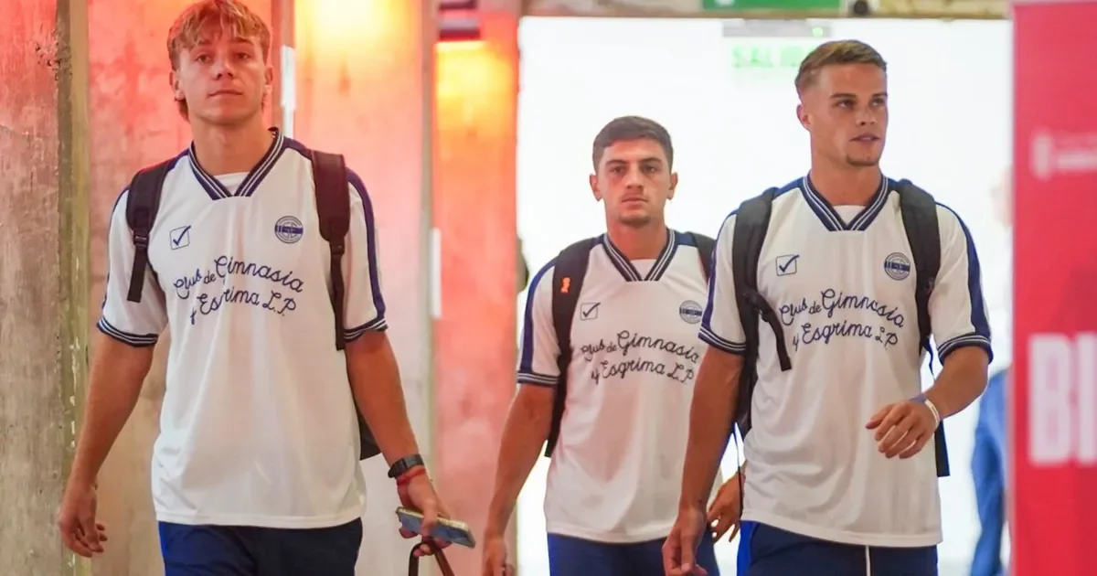 Gimnasia modifica su itinerario: cambios en el vuelo a Mendoza impactan a los hinchas