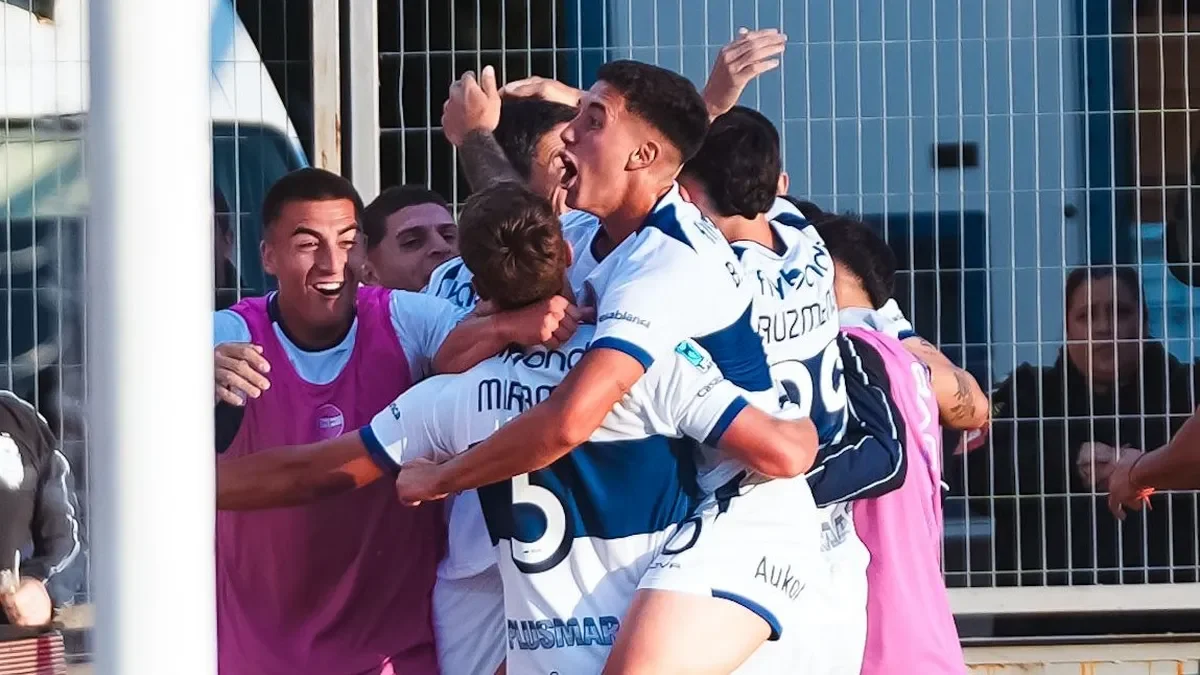 Gimnasia se afianza en la cima: goleada contundente en el Bosque ante Argentinos Juniors