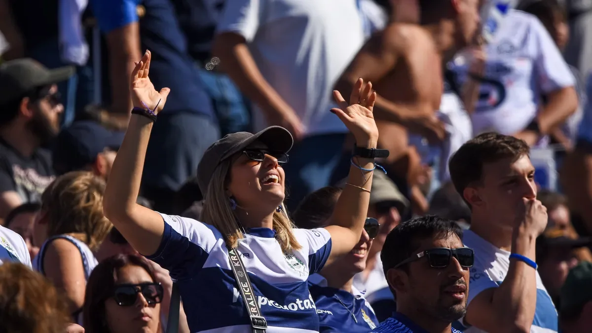 Gimnasia se prepara para el amistoso: hinchas de La Plata alientan en Estancia Chica