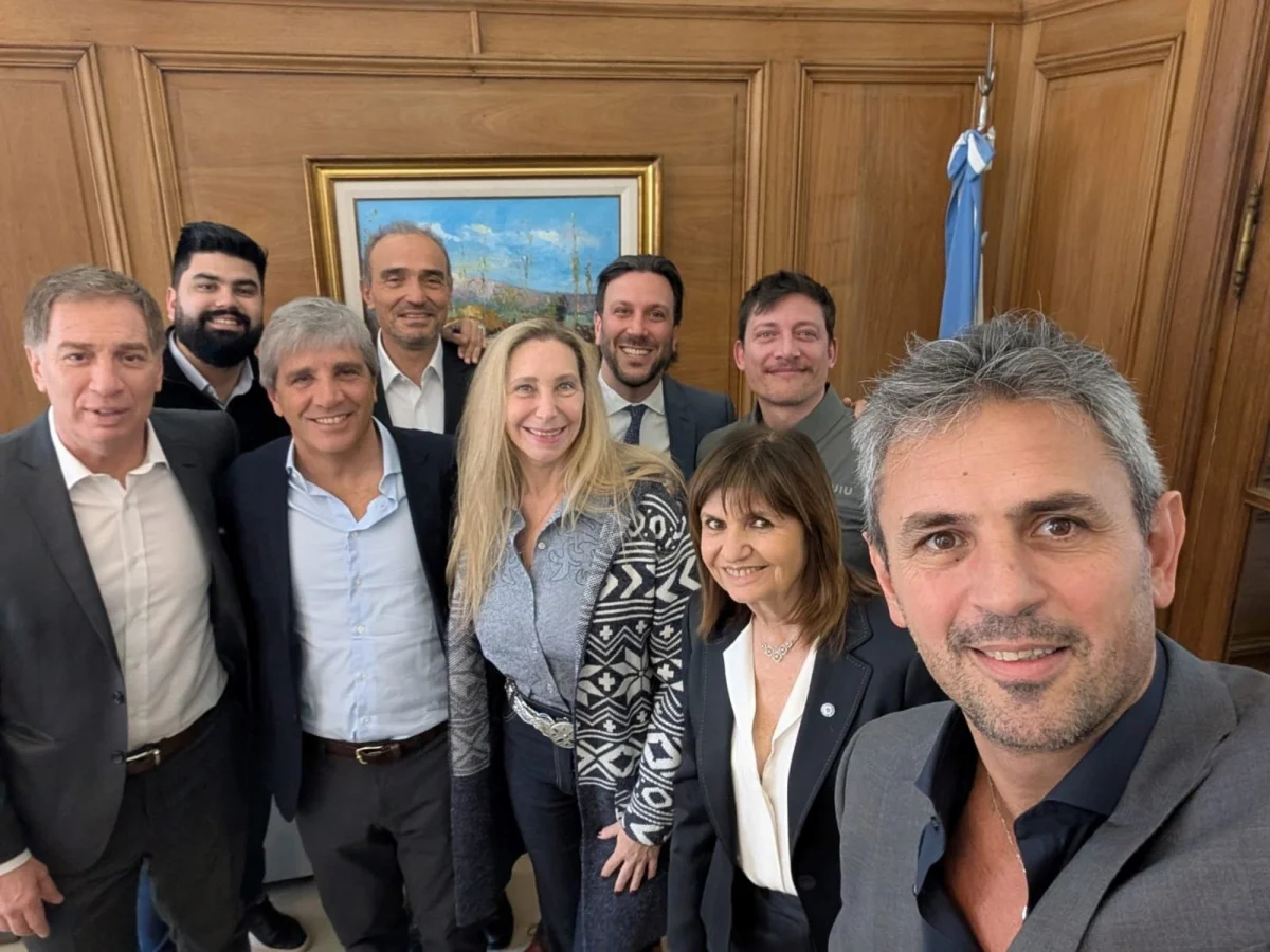 Gobernadores y Santilli intensifican presión para aprobar reforma política en medio de tensiones internas