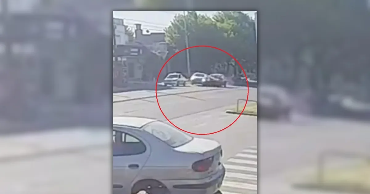 Grave herido tras choque en avenida 122: el impacto se siente en la comunidad de Ensenada