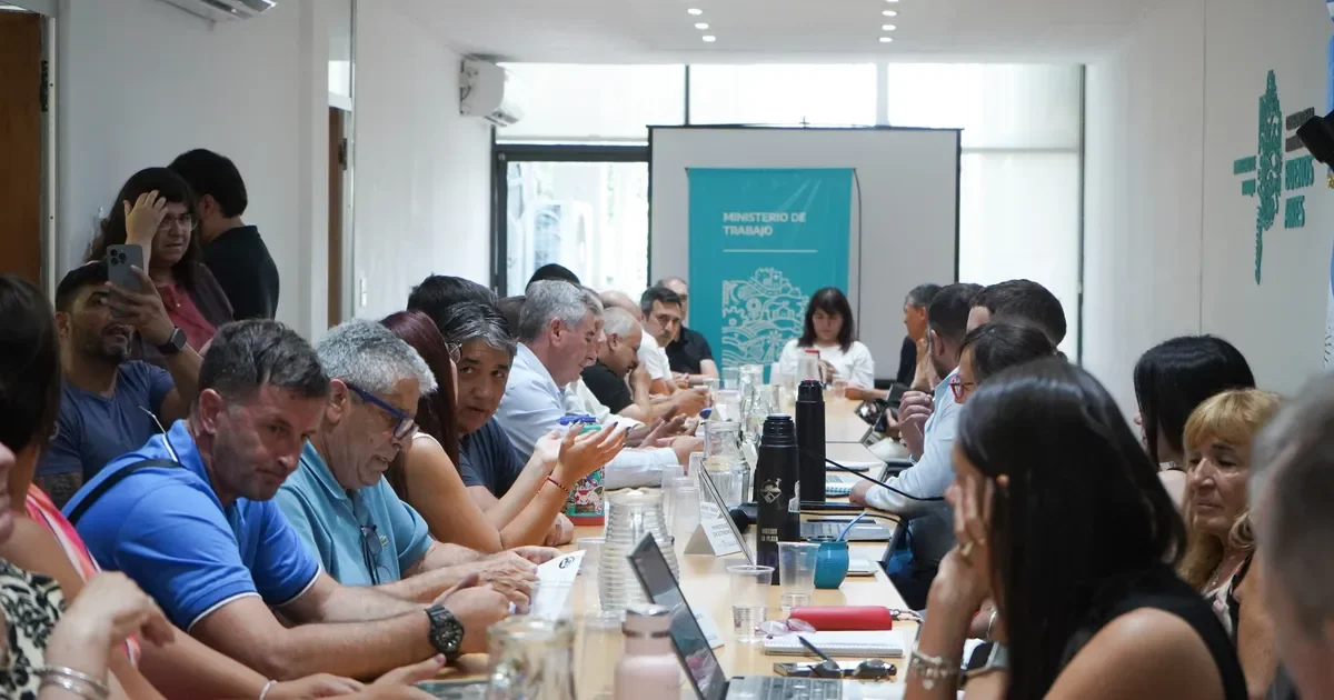 Gremios estatales de La Plata piden aumento adicional tras rechazo del 1,5% ofrecido por la Provincia