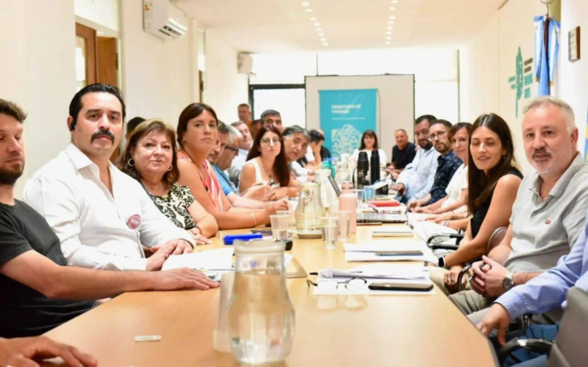 Gremios y Provincia retoman paritaria en La Plata: esperan mejoras para trabajadores