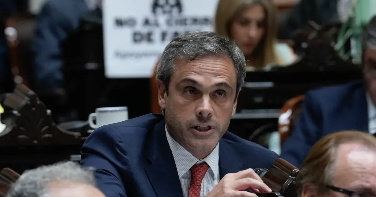 Guillermo Michel plantea un nuevo enfoque para la deuda con el FMI en Ensenada