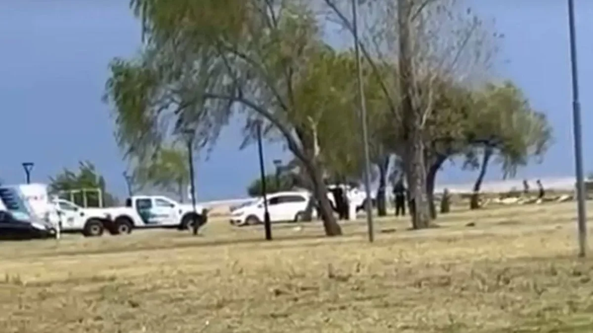 Horror en Ensenada: hallan un cadáver en la playa con tres impactos de bala