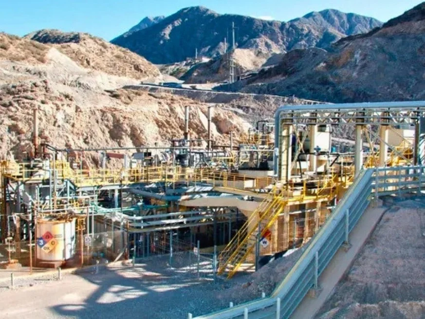 Impacto de la minería en la economía local: beneficios y desafíos para Ensenada y La Plata