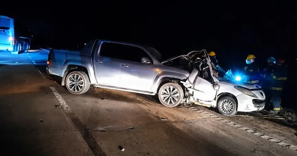 Impacto en la comunidad de La Plata tras el trágico accidente en Ruta 6 que dejó víctimas fatales.