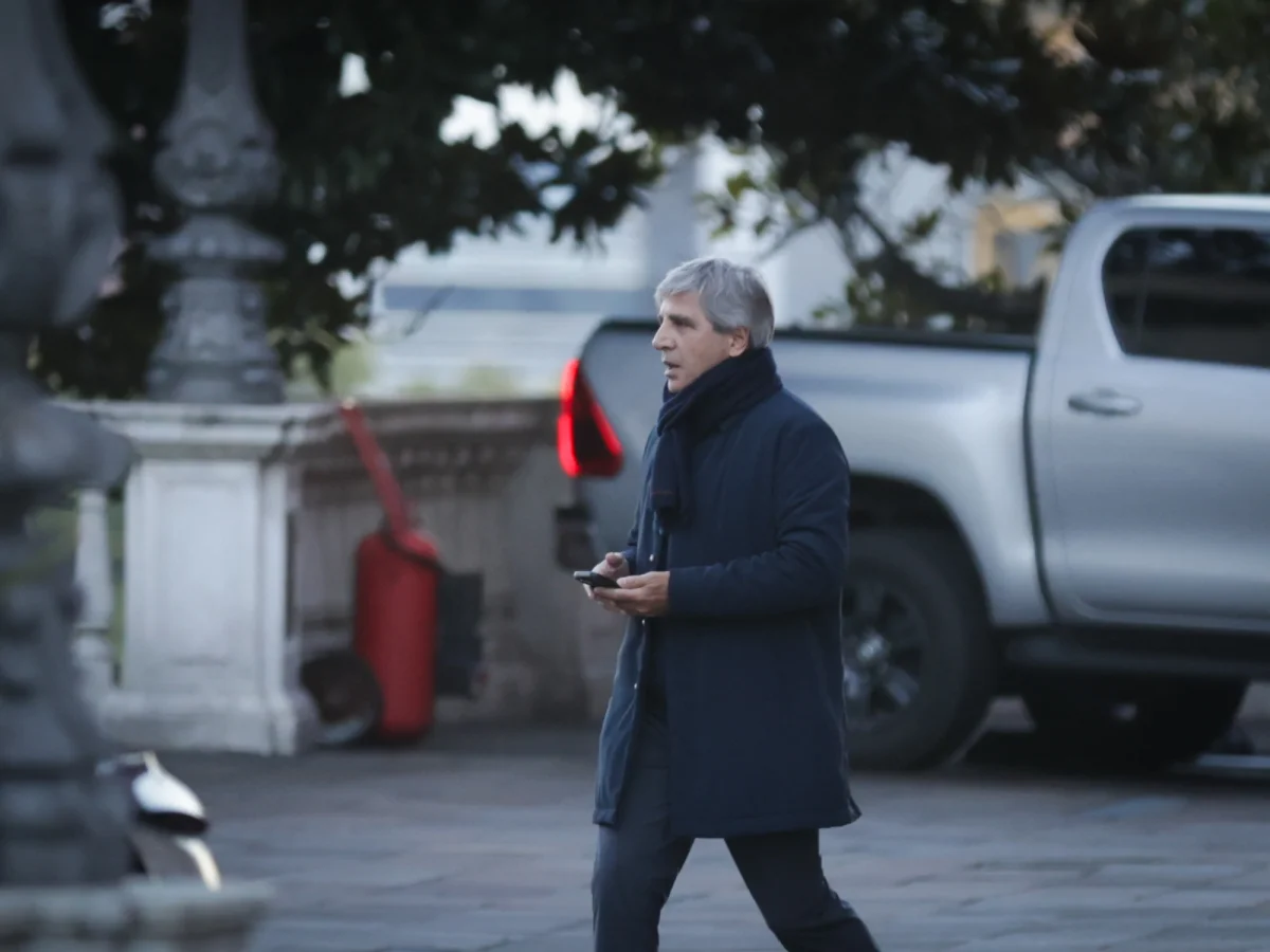 Impulso a la economía argentina: Caputo apuesta por el grado de inversión para 2031