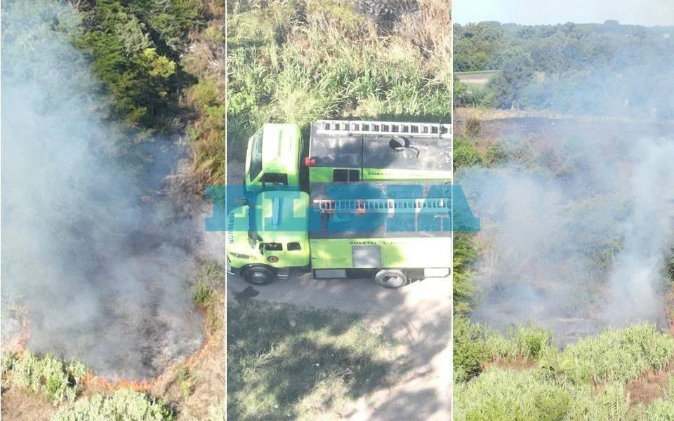 Incendio forestal en La Plata pone en riesgo a una fábrica: varias dotaciones trabajan en el lugar