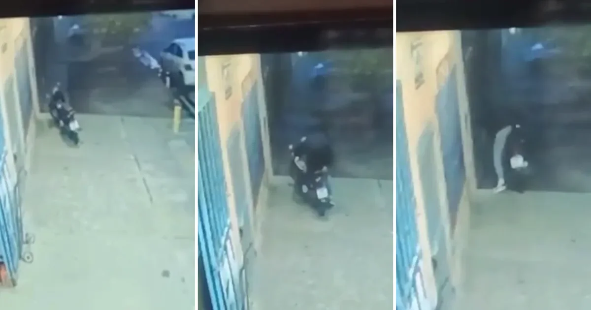 Inseguridad en La Plata: asaltan a un vecino frente a un supermercado bajo la mirada de las cámaras