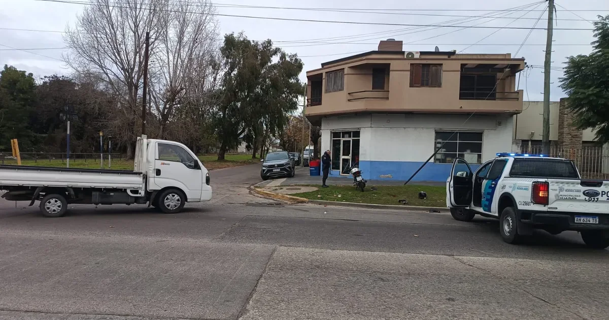 Joven en estado crítico tras violento choque en Tolosa: impactante video del accidente