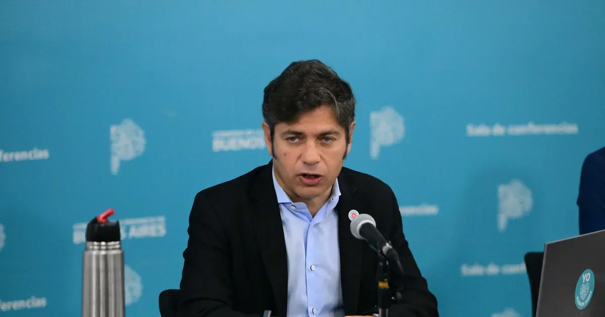 Jóvenes de La Plata reciben 400 escrituras en un acto de inauguración de obras por Kicillof