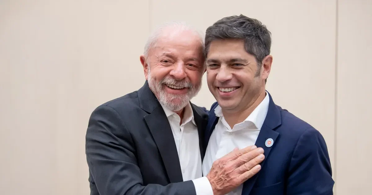 Kicillof busca fortalecer lazos con Brasil tras encuentro con Lula en Barcelona