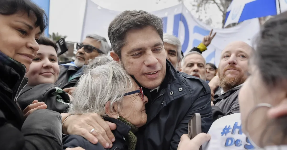 Kicillof lidera una marcha en La Plata contra la Ley de Tierras del gobierno nacional