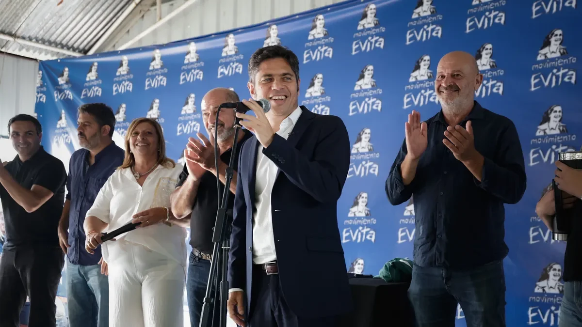 Kicillof recorre Ensenada en medio de la espera del Senado por la sesión clave