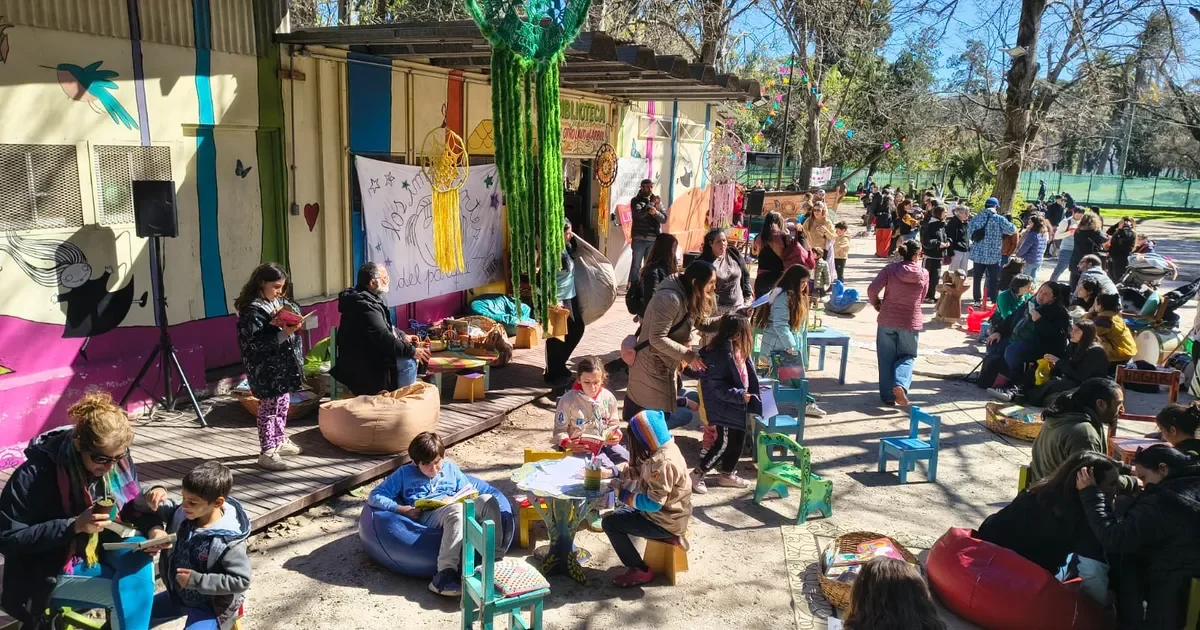 La Biblioteca del otro lado del árbol se integra al nuevo Parque Saavedra en Ensenada