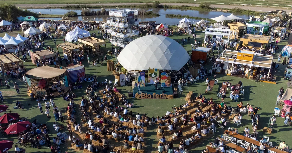 La Bioferia en La Plata: un viaje sensorial con música y botellas que no te podés perder