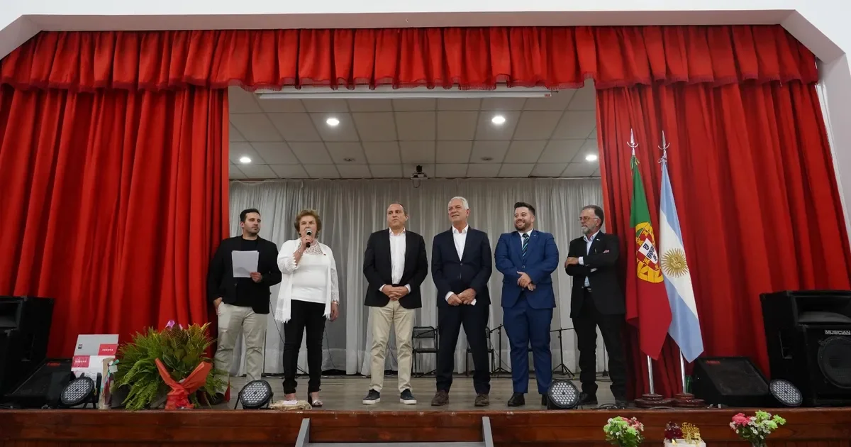 La Casa de Portugal en Villa Elisa celebra 45 años con la presencia de Julio Alak