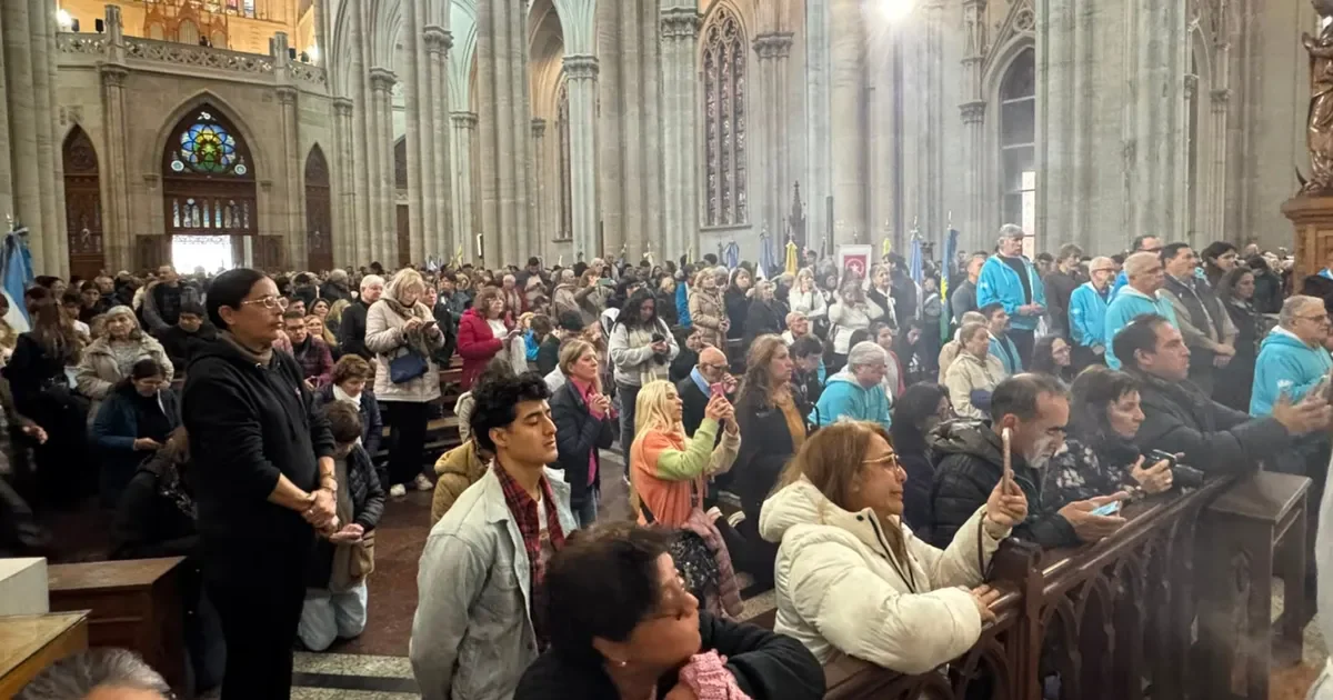 La Catedral de La Plata se llena de fe y color en una vibrante procesión de Corpus Christi