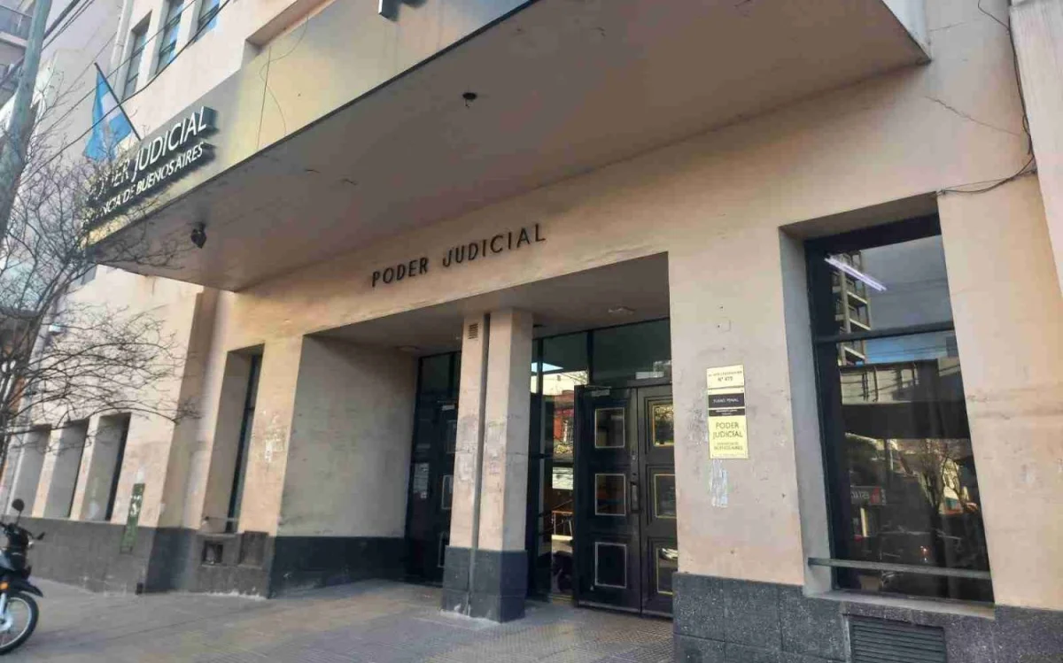 La comunidad de Berazategui busca justicia tras la condena al policía por doble homicidio.