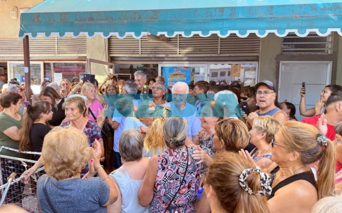 La comunidad de La Plata rinde homenaje a un almacén que cerró tras 70 años de historia