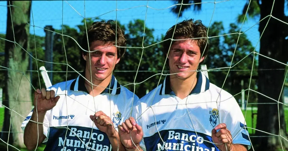 La dupla Barros Schelotto vuelve a brillar en Gimnasia tras años de ausencia.