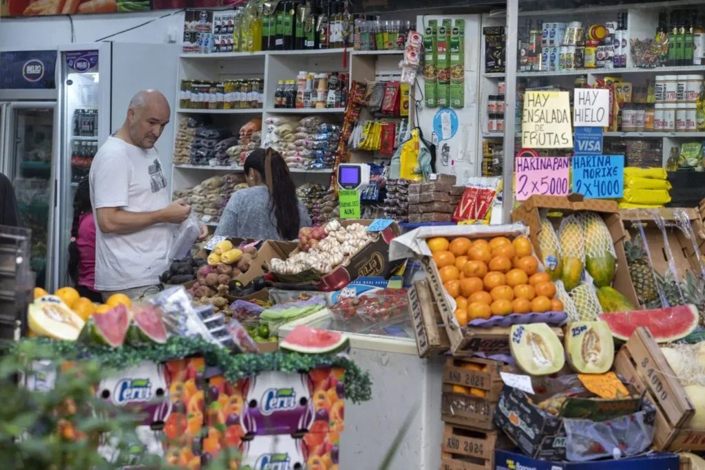 La economía argentina se recupera a dos velocidades: crecen el agro y la energía, pero caen el empleo y el consumo - Neuquen Post