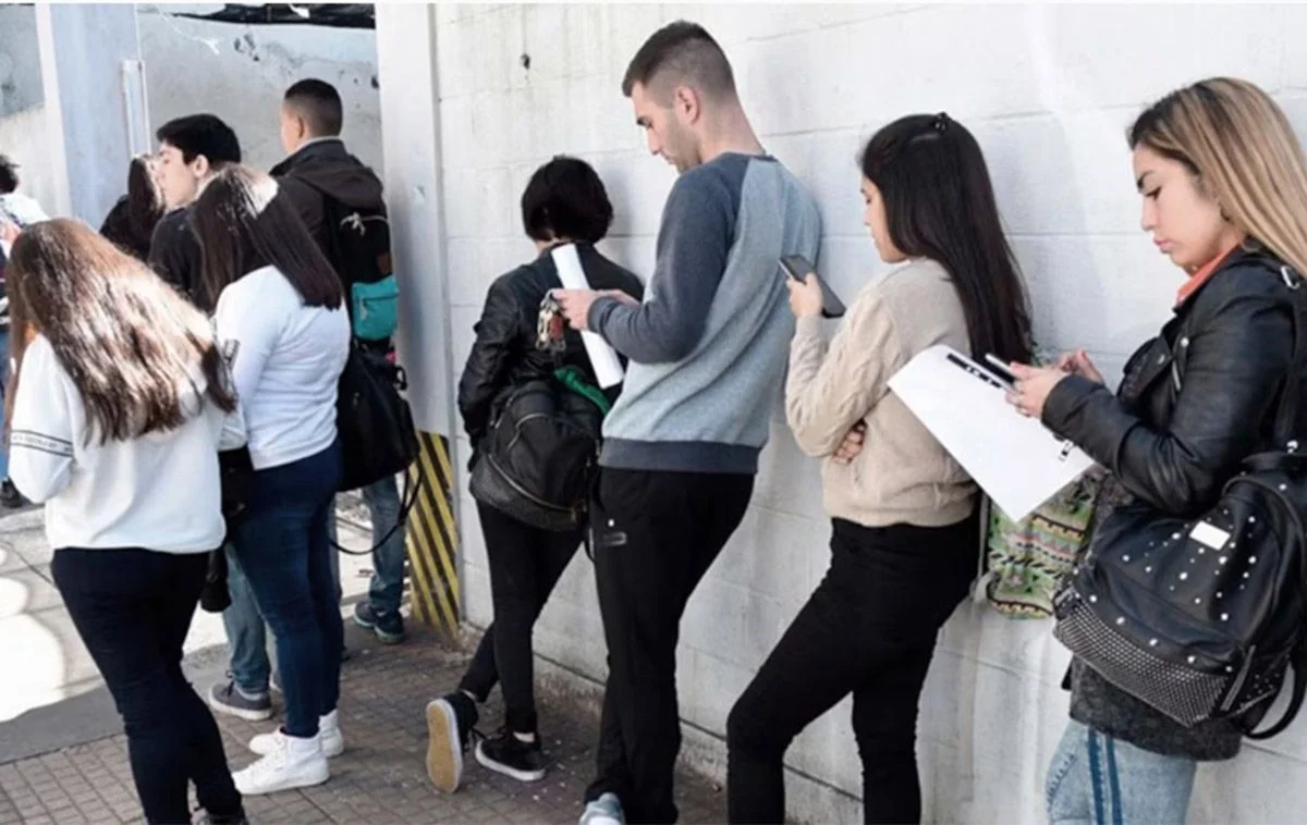 La economía de Argentina se fragmenta: sectores en crecimiento, pero desigualdad persistente