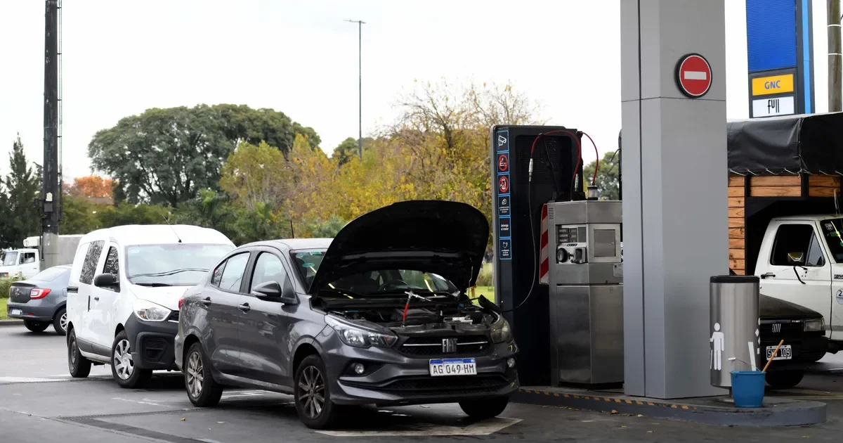 La falta de GNC en La Plata afecta a transportistas y usuarios diarios sin solución a la vista