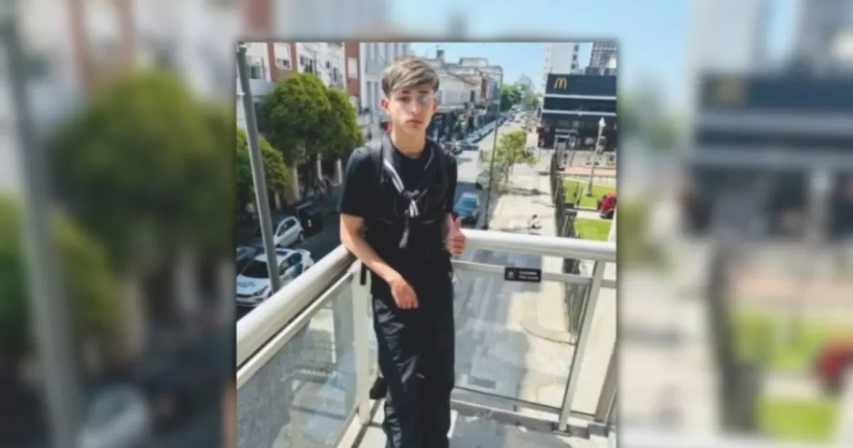 La familia de un adolescente de 16 años en La Plata pide ayuda tras su desaparición hace 5 días