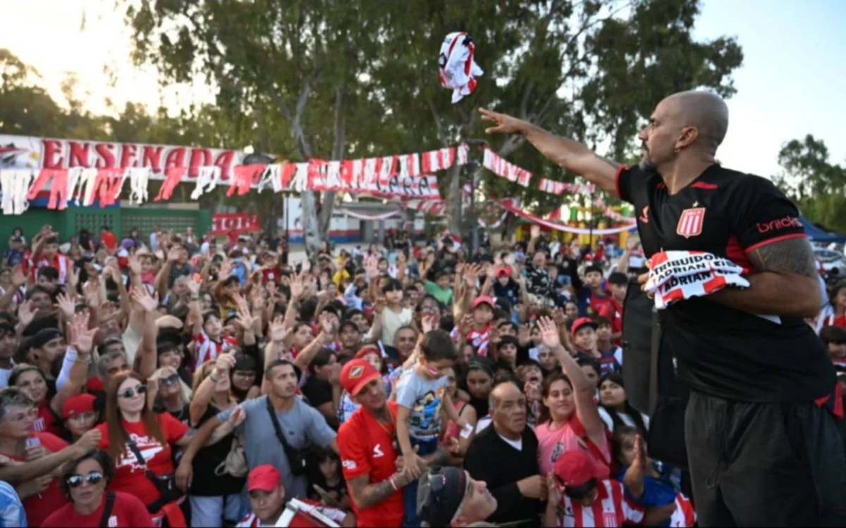 La familia Verón celebra el Día de Reyes con cientos de hinchas en La Plata