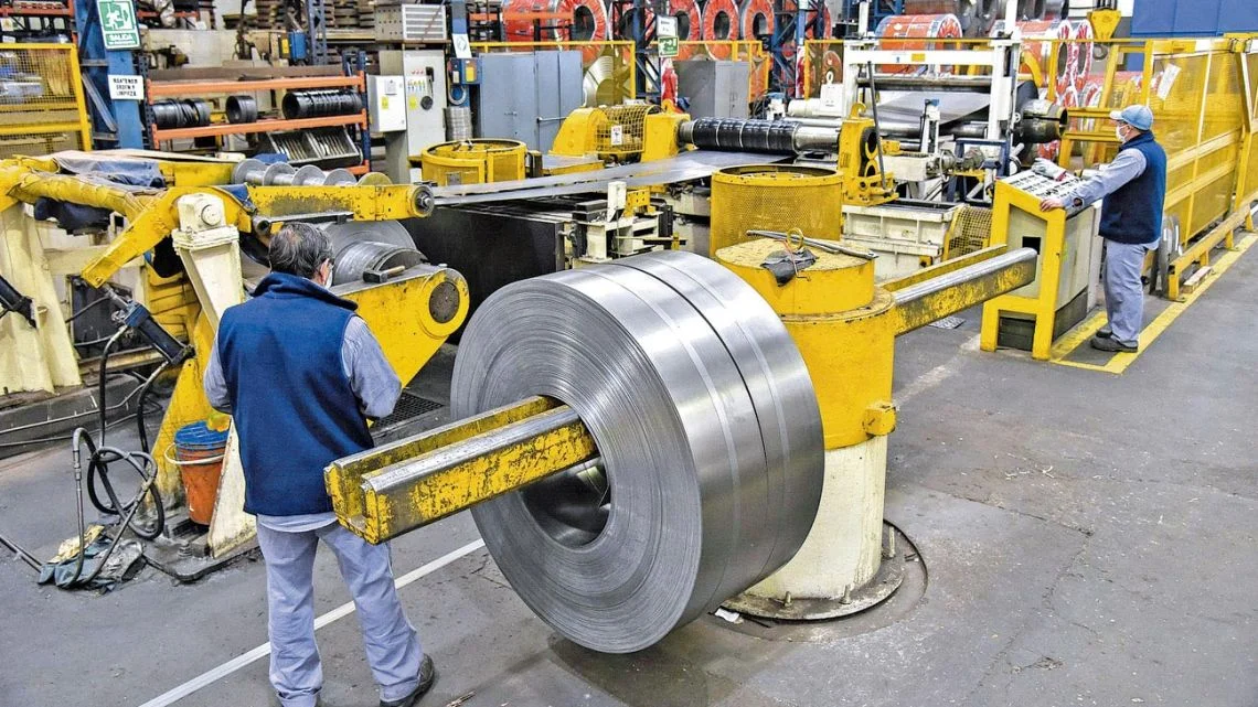 La pérdida diaria de 160 empleos industriales afecta a la economía de La Plata y Berisso