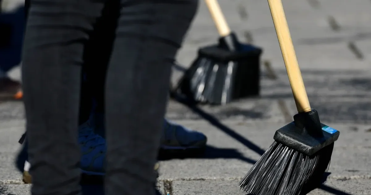 La Plata avanza en la limpieza de la ciudad: licitación para mantenimiento integral