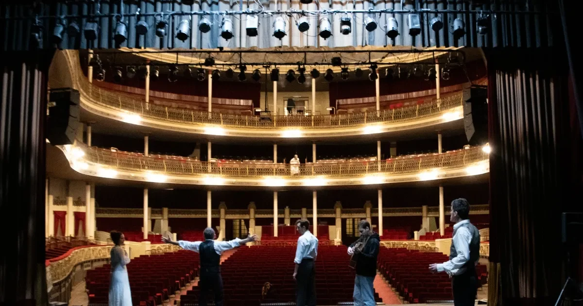 La Plata celebra el éxito del Teatro Coliseo Podestá con funciones agotadas y sorpresas ocultas