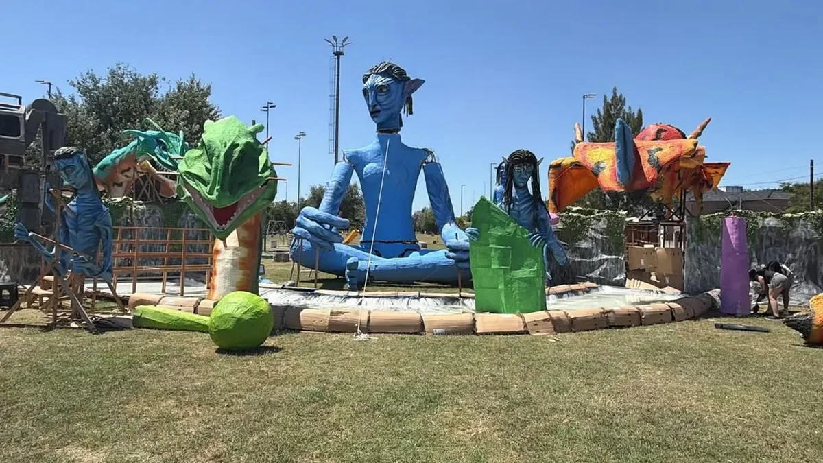 La Plata celebra: los muñecos de fin de año ganadores reflejan la creatividad local