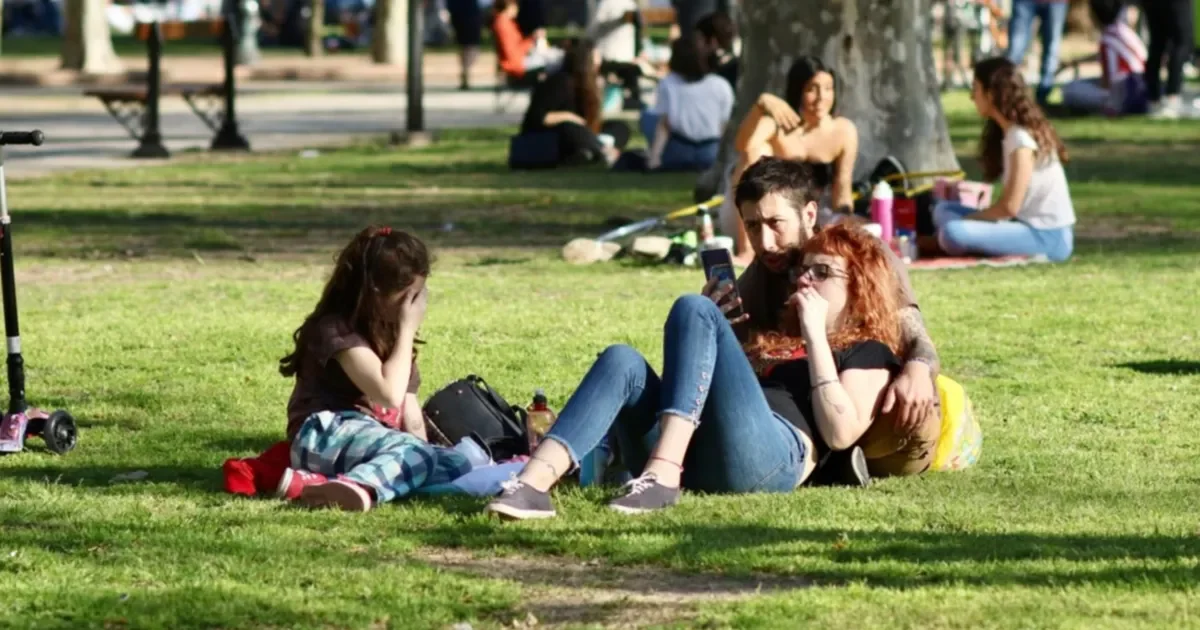 La Plata disfruta de un sábado soleado, pero se esperan tormentas intensas para mañana