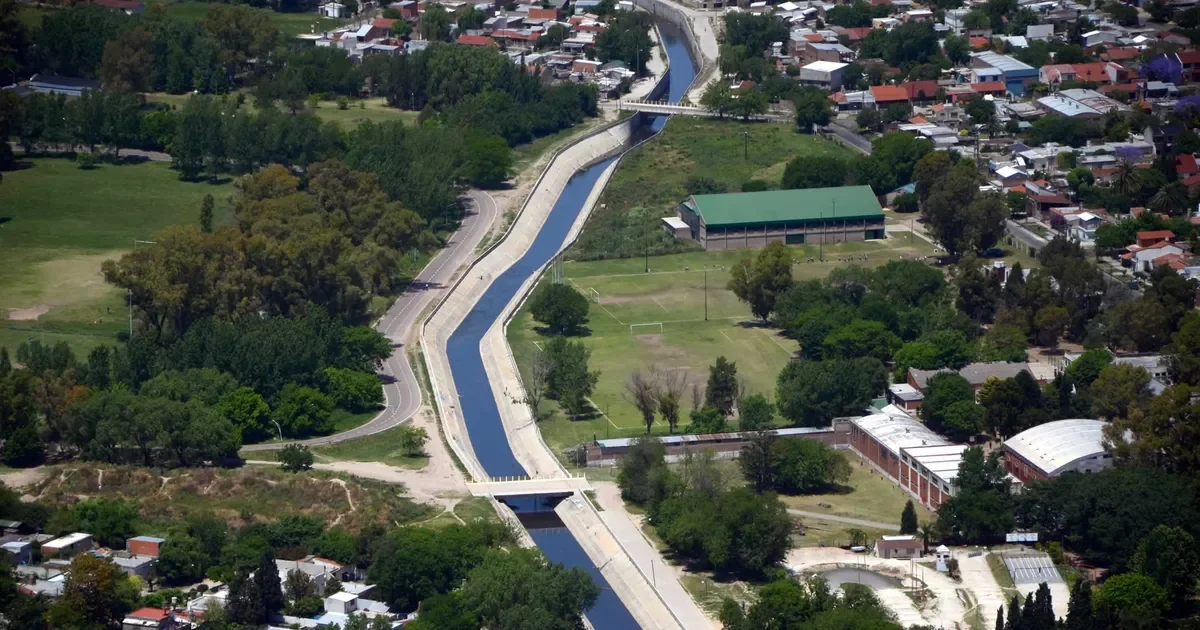 La Plata en shock tras el hallazgo de un cadáver en el Arroyo El Gato