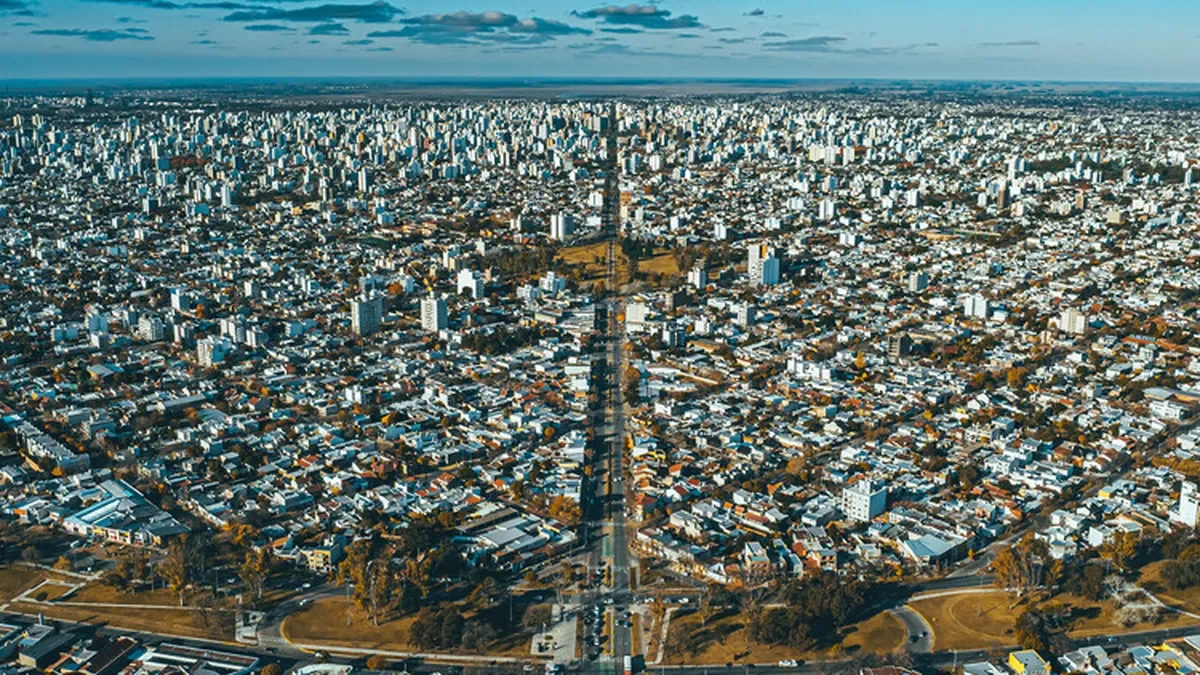 La Plata enfrenta un enigma: la curiosa discrepancia en la medición de sus cuadras.