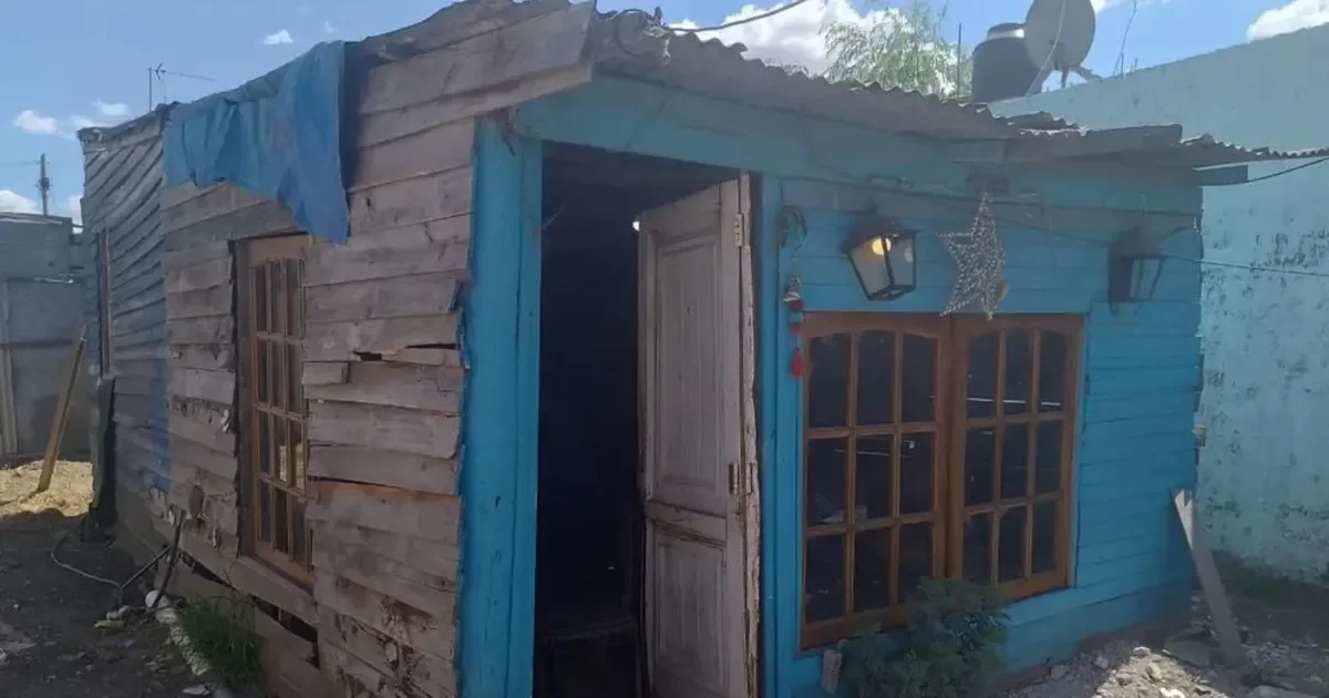 La Plata: hallan el cuerpo sin vida de una mujer en su vivienda, investigan las causas