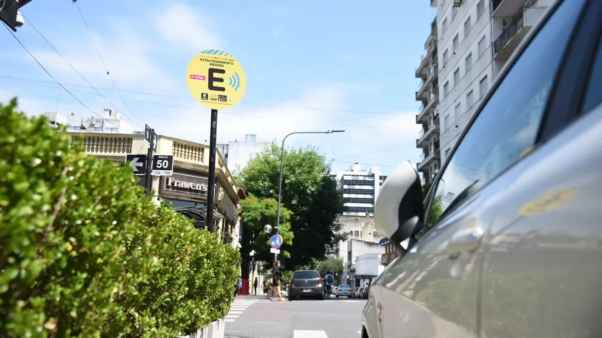 La Plata implementa nuevas tarifas para el estacionamiento medido en el centro de la ciudad