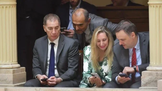 La Plata impulsa reuniones políticas para definir el rumbo de la Reforma Laboral