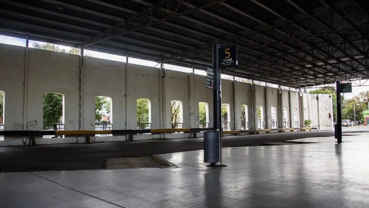 La Plata paralizada: comerciantes y vecinos afectados por el paro general de la CGT